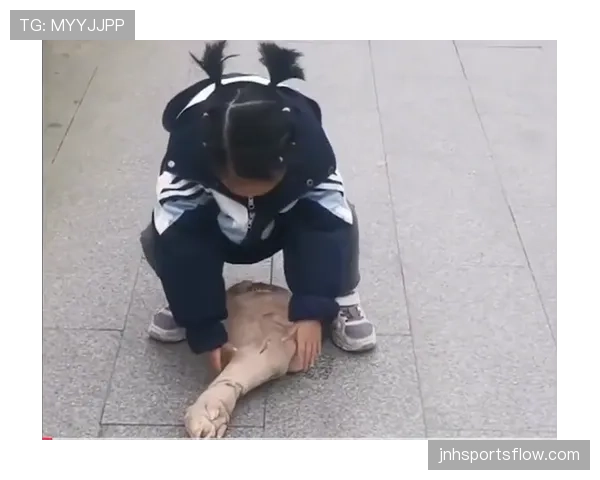 小威廉姆斯训练完直接拎爱马仕去接娃，这姐的日常是真实存在的吗？